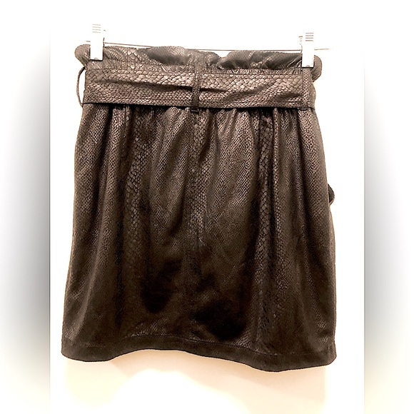 RACHEL ROY - Snakeskin look and feel in Deep Black - Picture 4 of 11